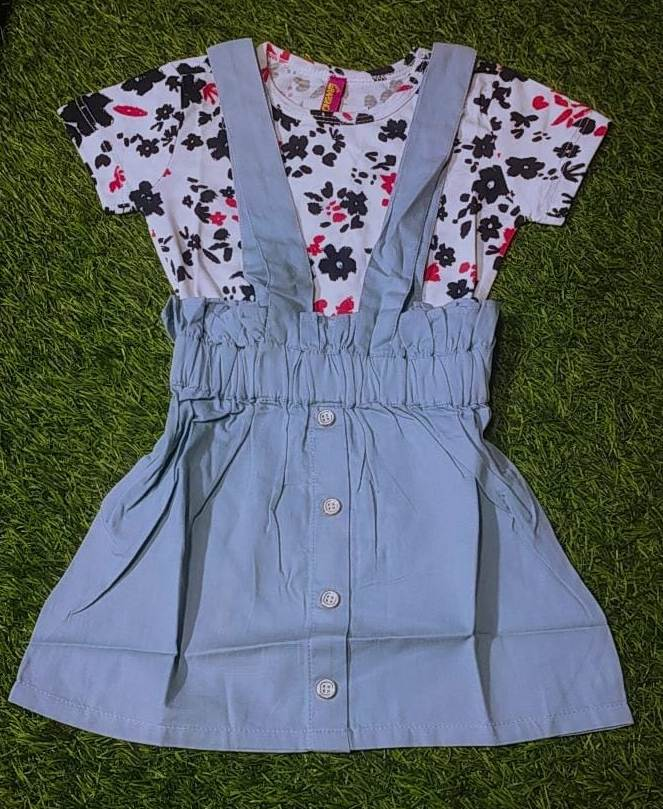 BRANDED T-SHIRT AND SKIRT FOR GIRL'S