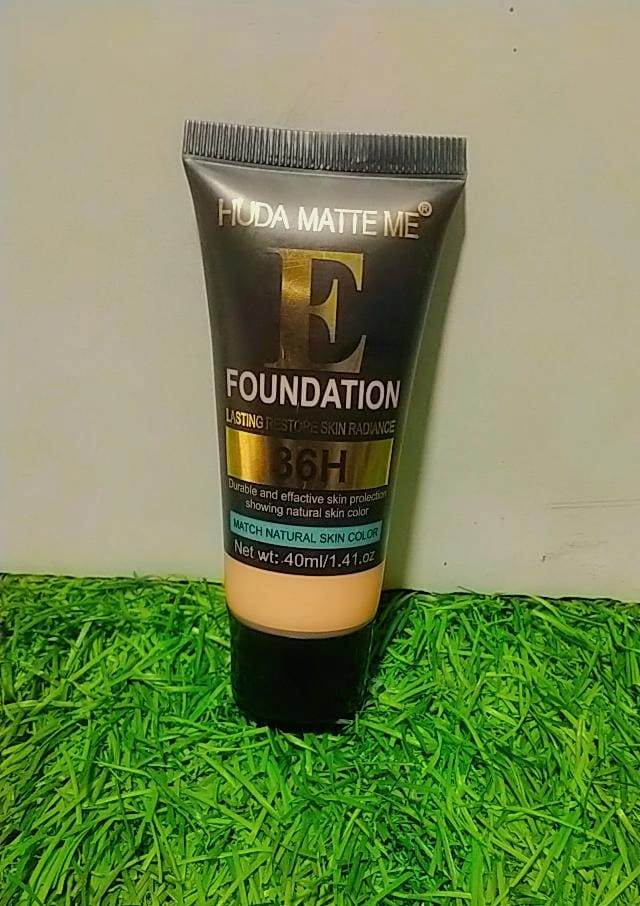 HUDA MATTE ME E FOUNDATION LASTING RESTORE SKIN RADIANCE 36H 40ML.