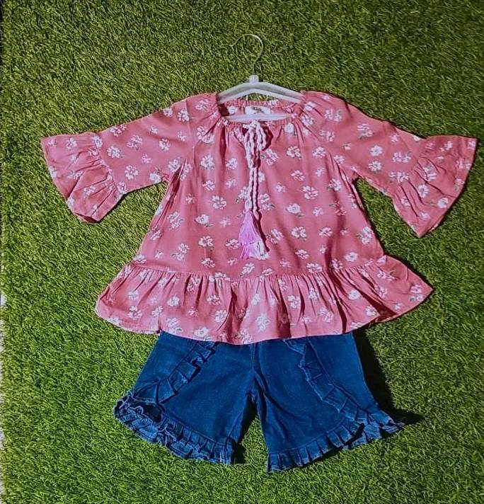 BRANDED TOP AND SHORT FOR GIRL'S