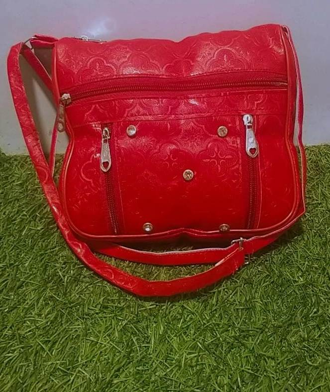 PRIMIUM SLING BAG FOR GIRLS